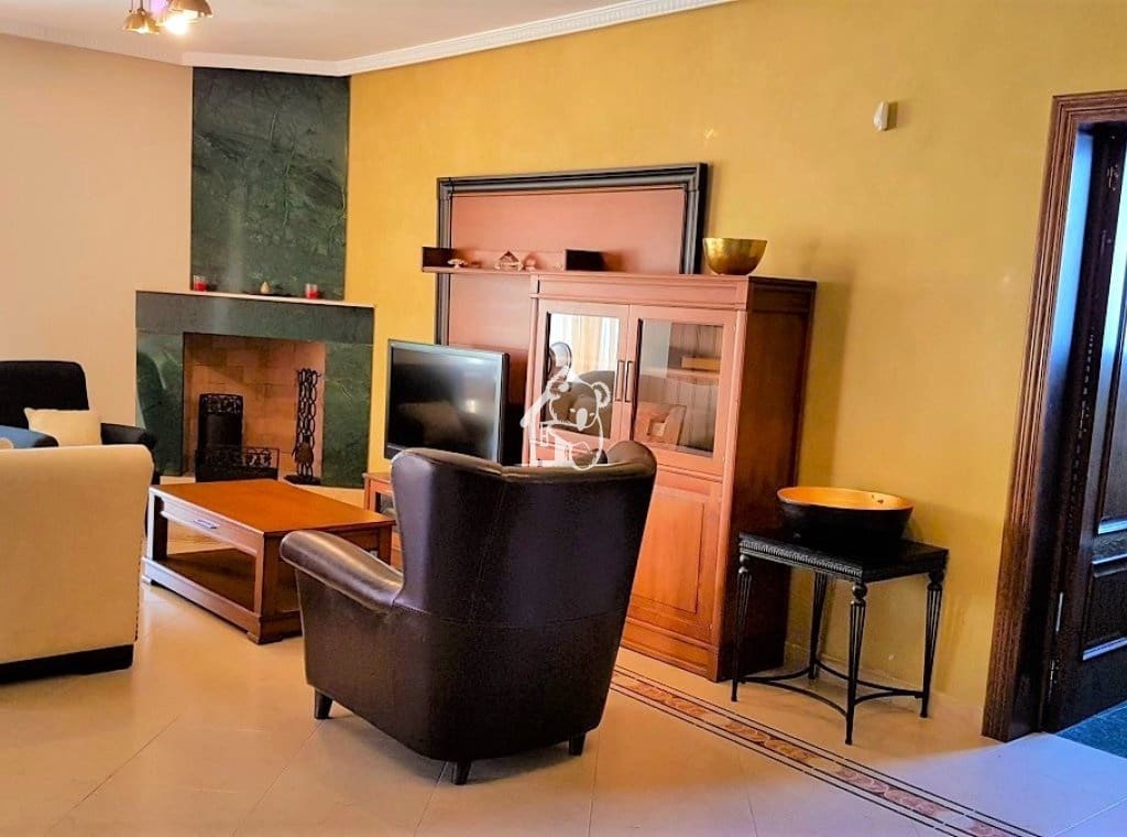 4 slaapkamer Villa te huur in Orihuela Costa met zwembad garage - € 2.700 (Ref: 9796281)