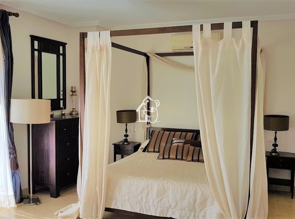 4 slaapkamer Villa te huur in Orihuela Costa met zwembad garage - € 2.700 (Ref: 9796281)