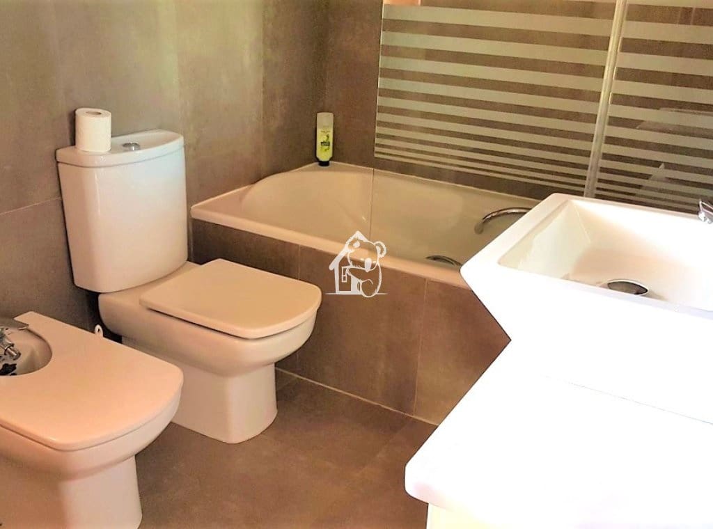 4 slaapkamer Villa te huur in Orihuela Costa met zwembad garage - € 2.700 (Ref: 9796281)