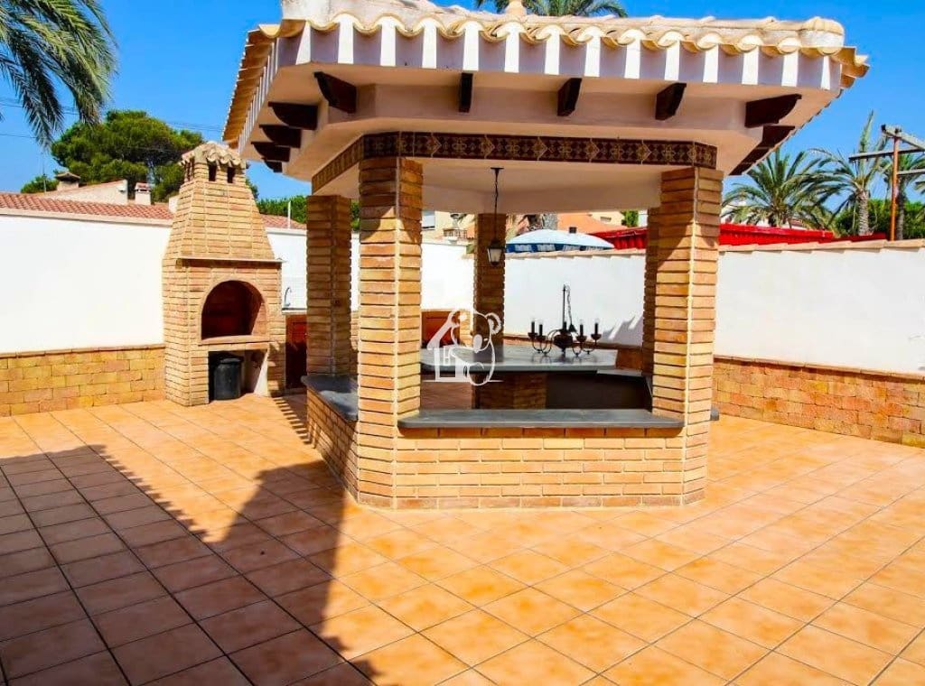 4 slaapkamer Villa te huur in Orihuela Costa met zwembad garage - € 2.700 (Ref: 9796281)