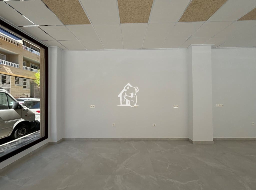 1 Zimmer Gewerbe zu vermieten in Torrevieja - 1.800 € (Ref: 9805858)