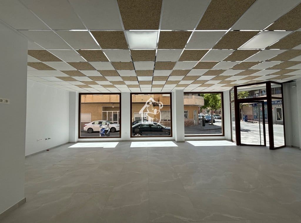 1 Zimmer Gewerbe zu vermieten in Torrevieja - 1.800 € (Ref: 9805858)