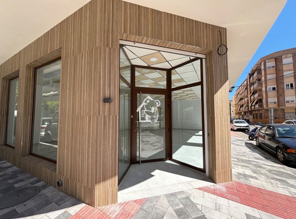 1 Zimmer Gewerbe zu vermieten in Torrevieja - 1.800 € (Ref: 9805858)