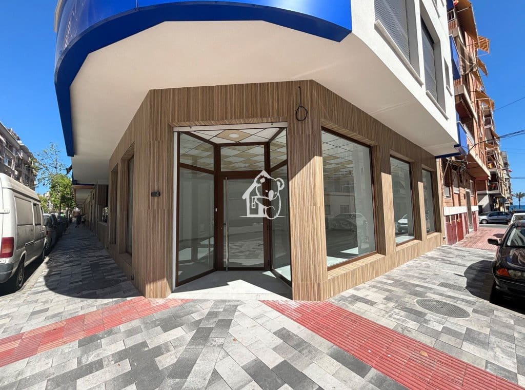 1 Zimmer Gewerbe zu vermieten in Torrevieja - 1.800 € (Ref: 9805858)