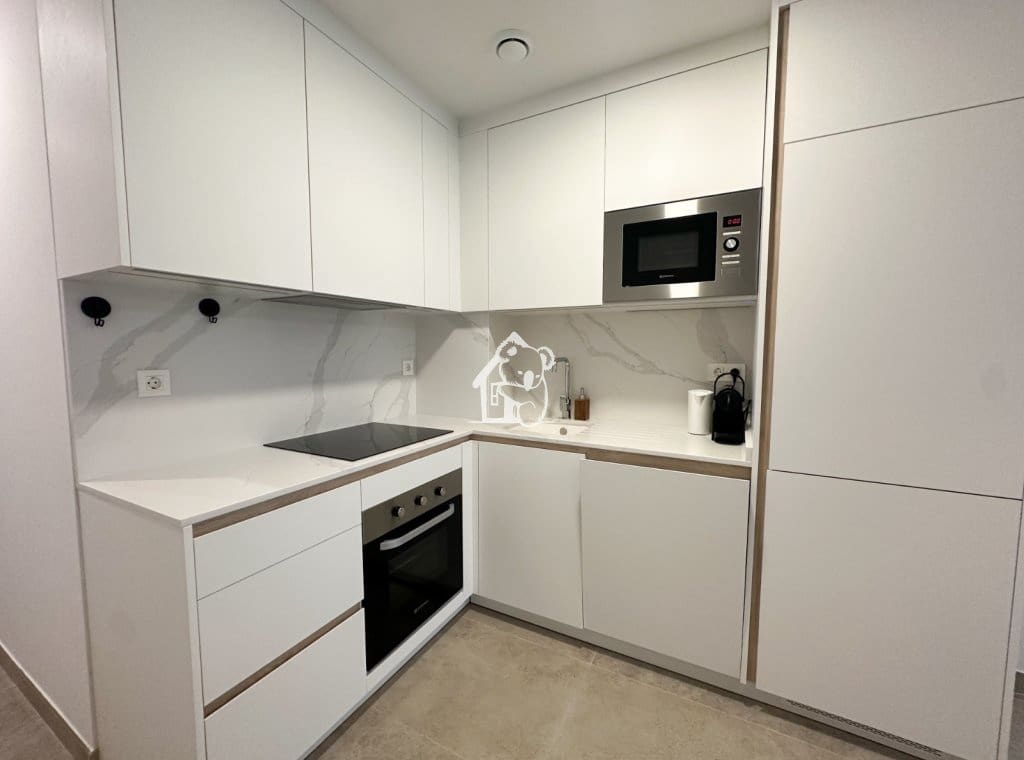 1 quarto Apartamento para arrendar em Torrevieja com piscina - 850 € (Ref: 9815366)