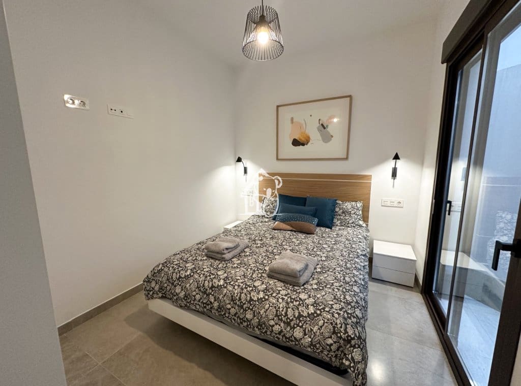 1 quarto Apartamento para arrendar em Torrevieja com piscina - 850 € (Ref: 9815366)