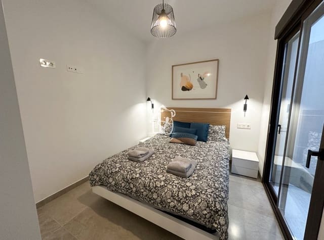 1 quarto Apartamento para arrendar em Playa de los Locos, Torrevieja com piscina - 850 € (Ref: 9815366)