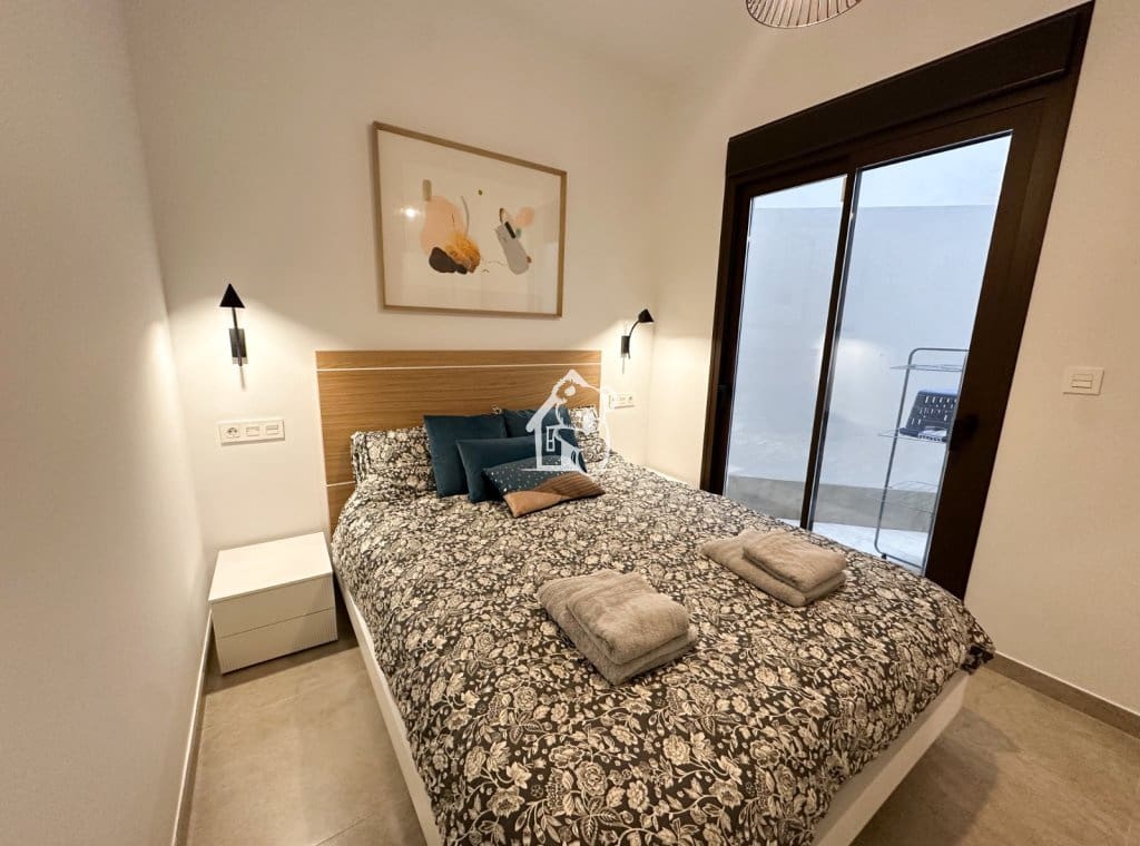 1 quarto Apartamento para arrendar em Torrevieja com piscina - 850 € (Ref: 9815366)