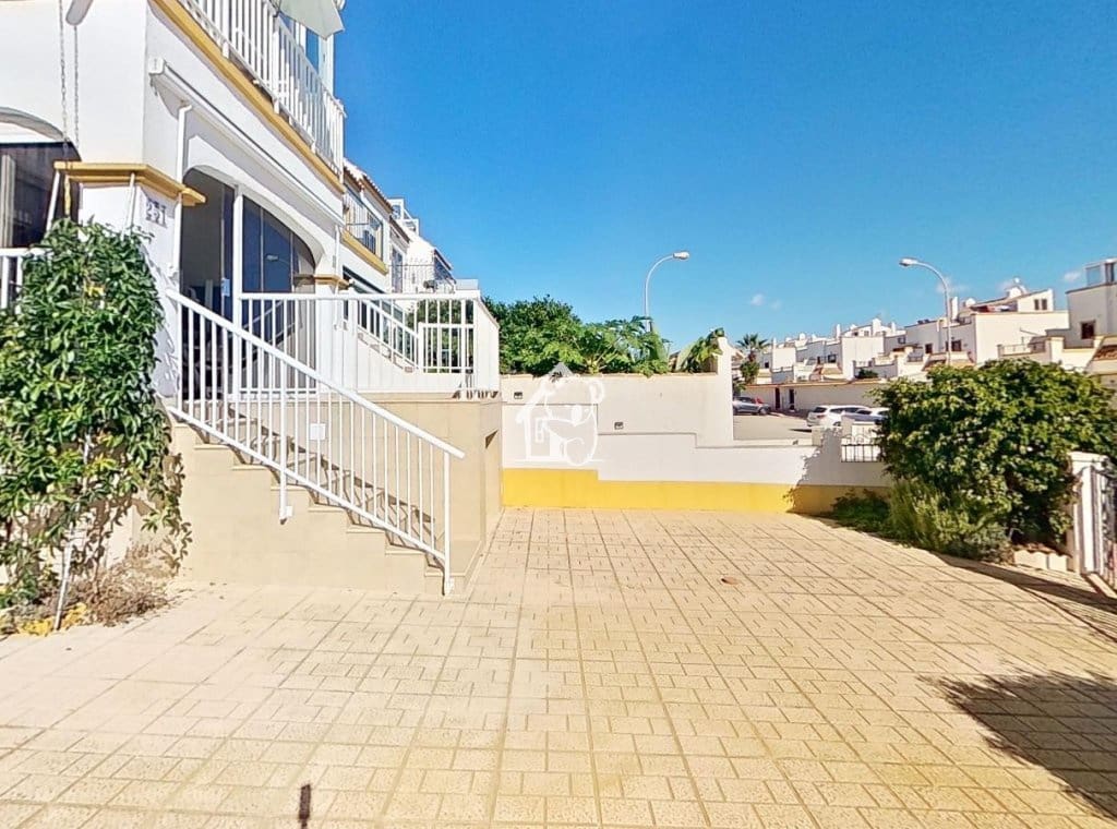 3 sovrum Villa att hyra i La Florida - 1 000 € (Ref: 9819731)