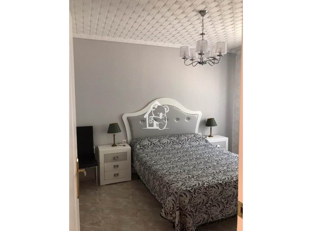 3 quarto Moradia para arrendar em Torrevieja com piscina - 2 800 € (Ref: 9819732)