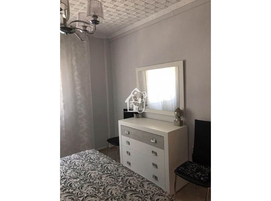3 quarto Moradia para arrendar em Torrevieja com piscina - 2 800 € (Ref: 9819732)
