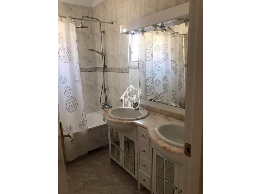 3 quarto Moradia para arrendar em Torrevieja com piscina - 2 800 € (Ref: 9819732)