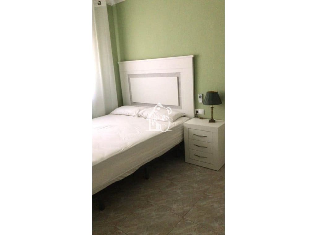 3 quarto Moradia para arrendar em Torrevieja com piscina - 2 800 € (Ref: 9819732)