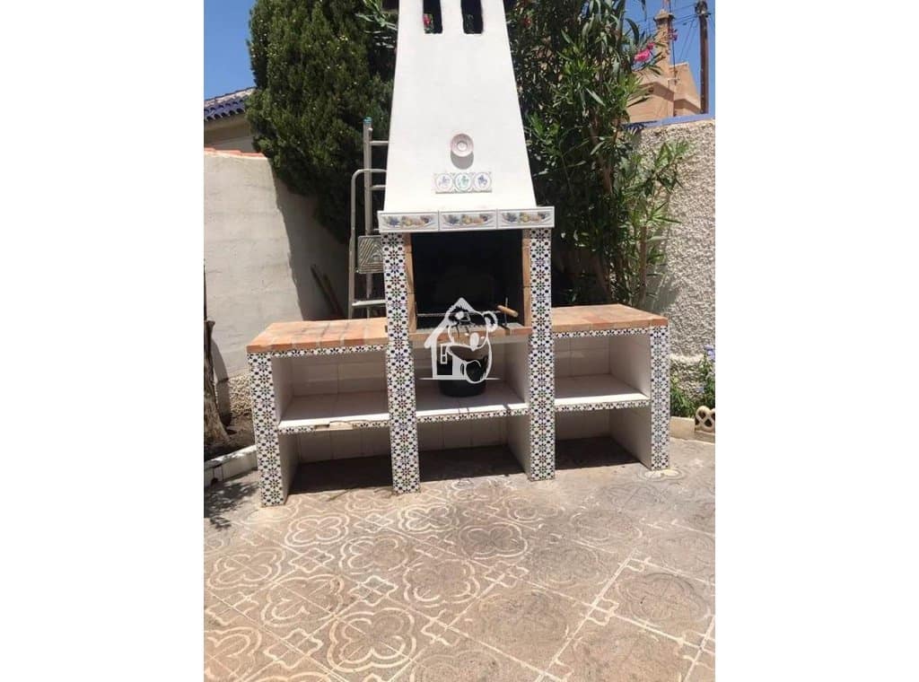 3 quarto Moradia para arrendar em Torrevieja com piscina - 2 800 € (Ref: 9819732)