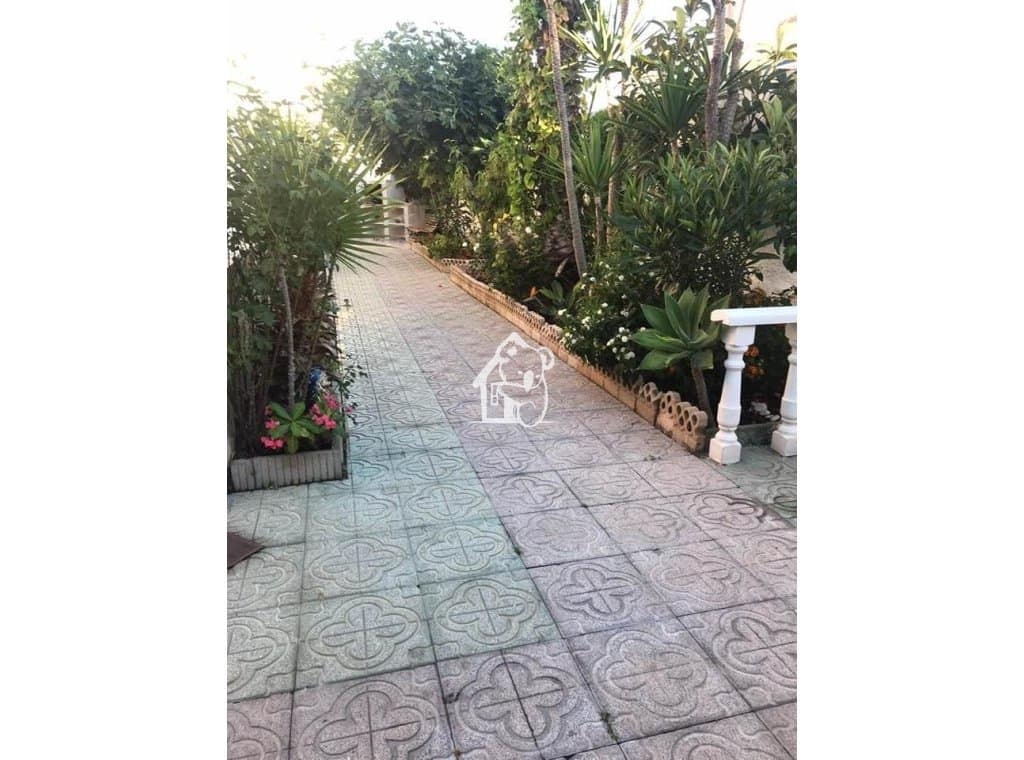 3 quarto Moradia para arrendar em Torrevieja com piscina - 2 800 € (Ref: 9819732)