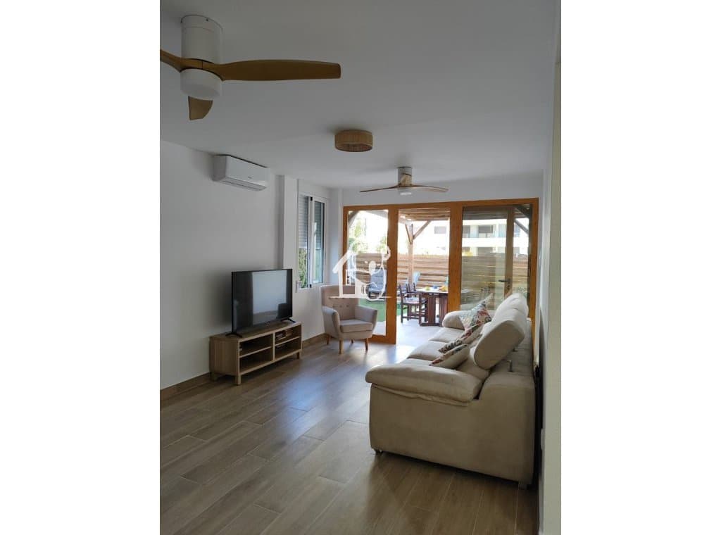 3 soverom Leilighet til leie i Playa Flamenca med garasje - € 1 200 (Ref: 9821829)