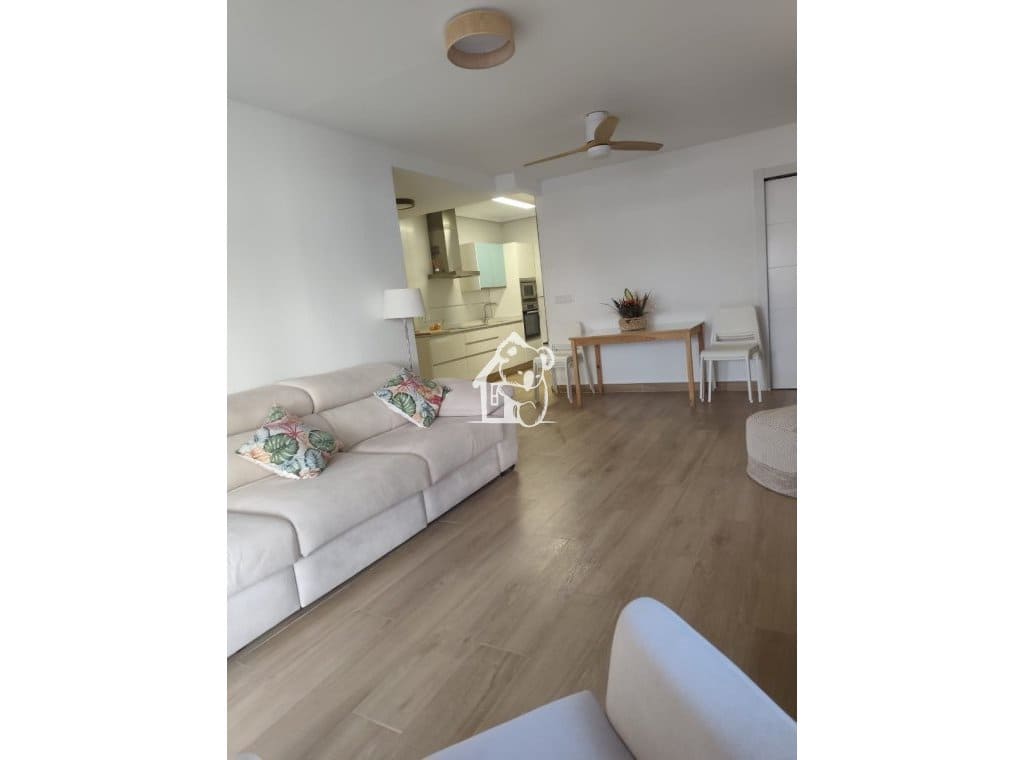 3 soverom Leilighet til leie i Playa Flamenca med garasje - € 1 200 (Ref: 9821829)