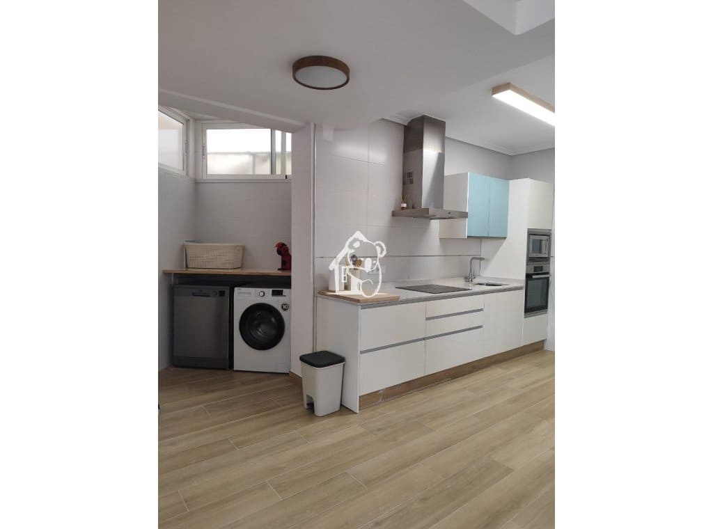 3 soverom Leilighet til leie i Playa Flamenca med garasje - € 1 200 (Ref: 9821829)