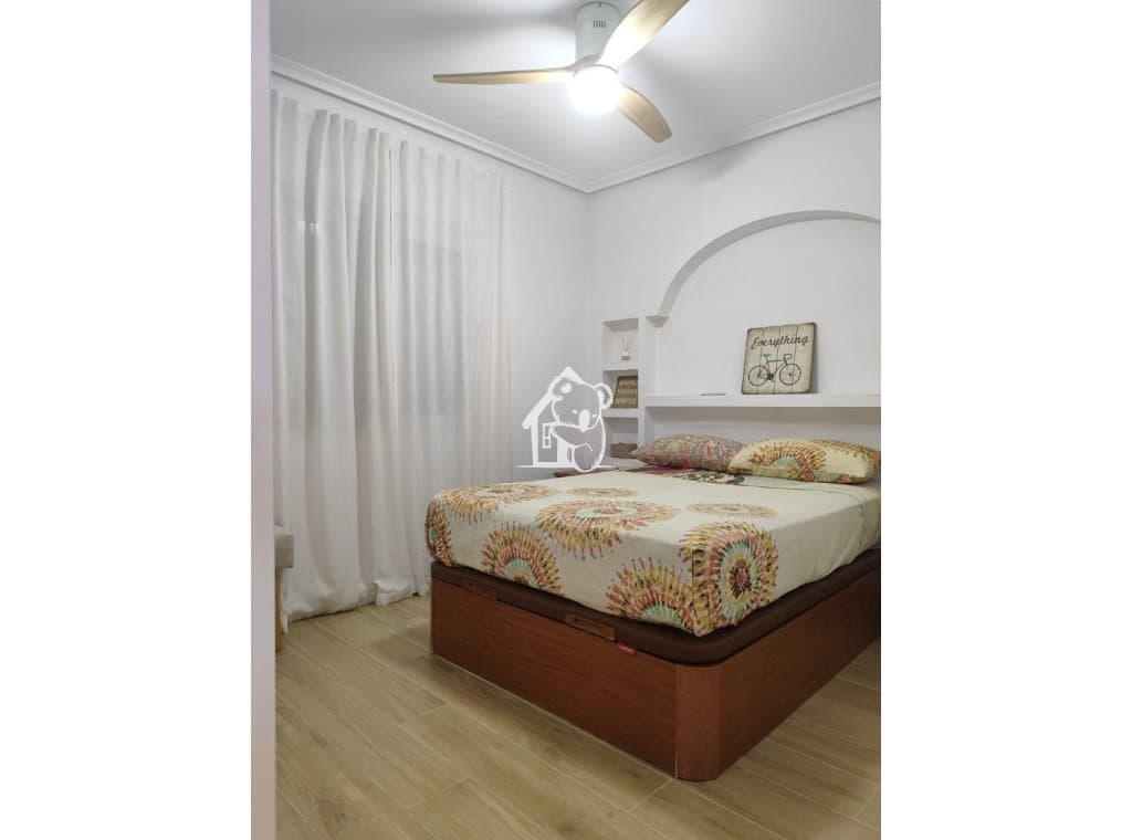 3 soverom Leilighet til leie i Playa Flamenca med garasje - € 1 200 (Ref: 9821829)