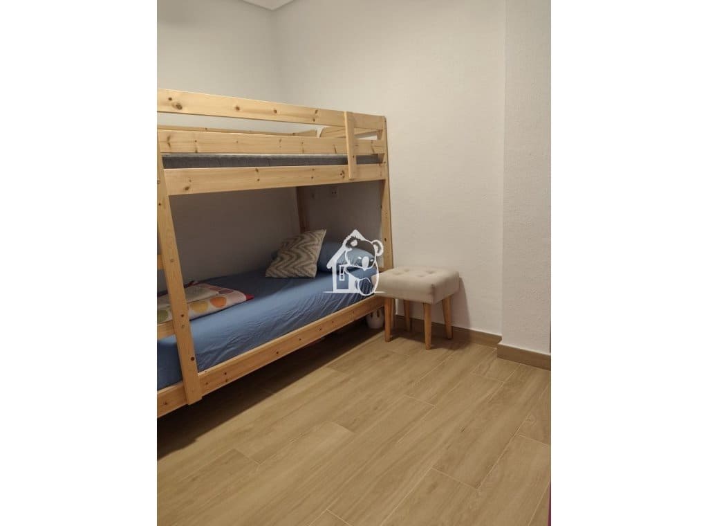 3 soverom Leilighet til leie i Playa Flamenca med garasje - € 1 200 (Ref: 9821829)