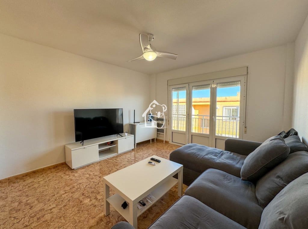 2 slaapkamer Appartement te huur in Torrevieja - € 700 (Ref: 9826120)