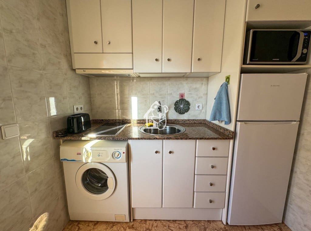 2 slaapkamer Appartement te huur in Torrevieja - € 700 (Ref: 9826120)