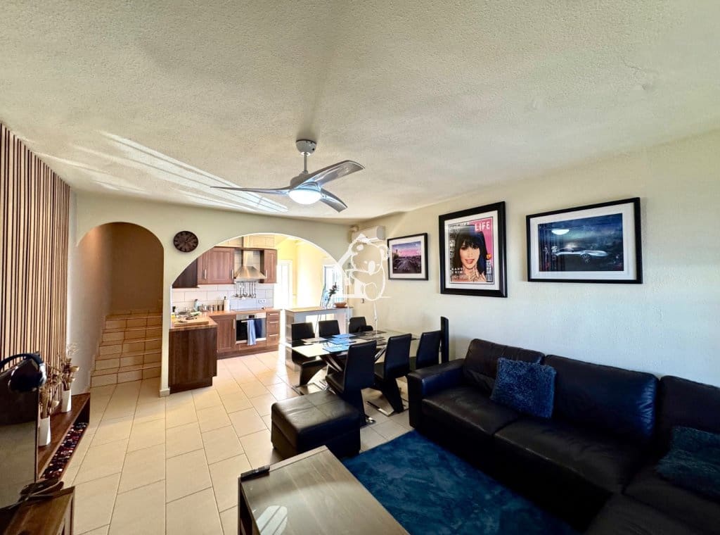 2 slaapkamer Villa te huur in Orihuela Costa - € 1.200 (Ref: 9828133)