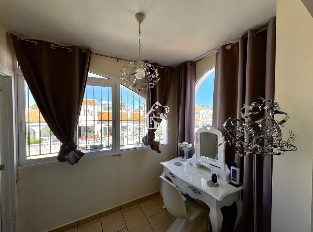 2 slaapkamer Villa te huur in Orihuela Costa - € 1.200 (Ref: 9828133)