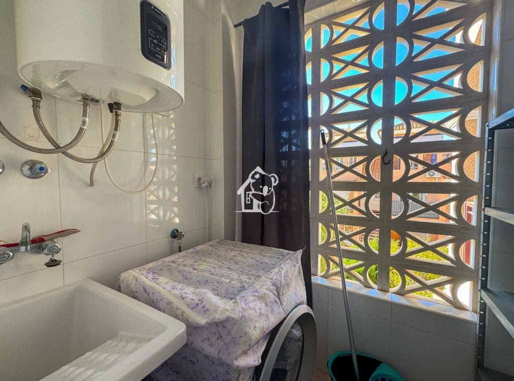 2 bedroom Apartment for rent in Orihuela Costa with pool - € 800 (Ref: 9828135)