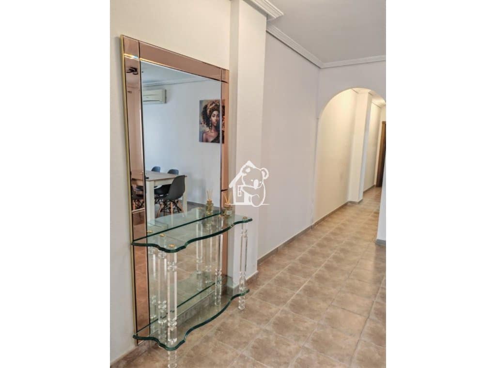 3 bedroom Villa for rent in Bigastro with garage - € 1,100 (Ref: 9830468)