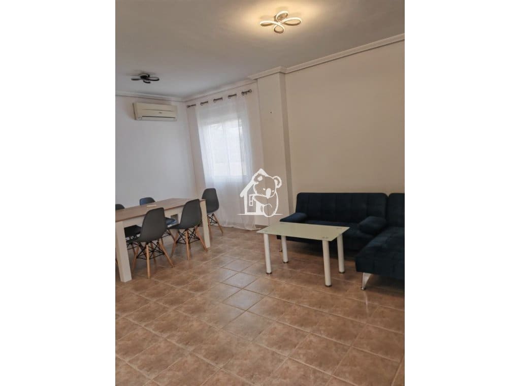 3 bedroom Villa for rent in Bigastro with garage - € 1,100 (Ref: 9830468)