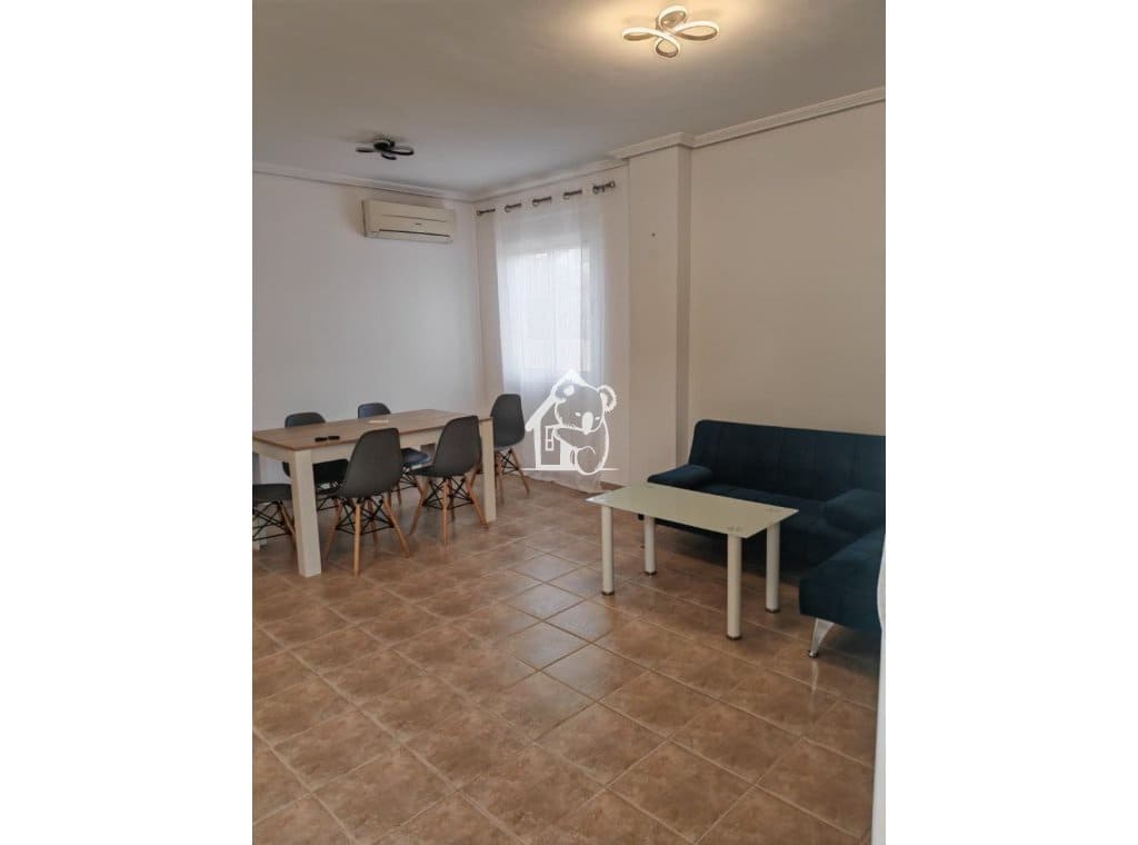 3 bedroom Villa for rent in Bigastro with garage - € 1,100 (Ref: 9830468)
