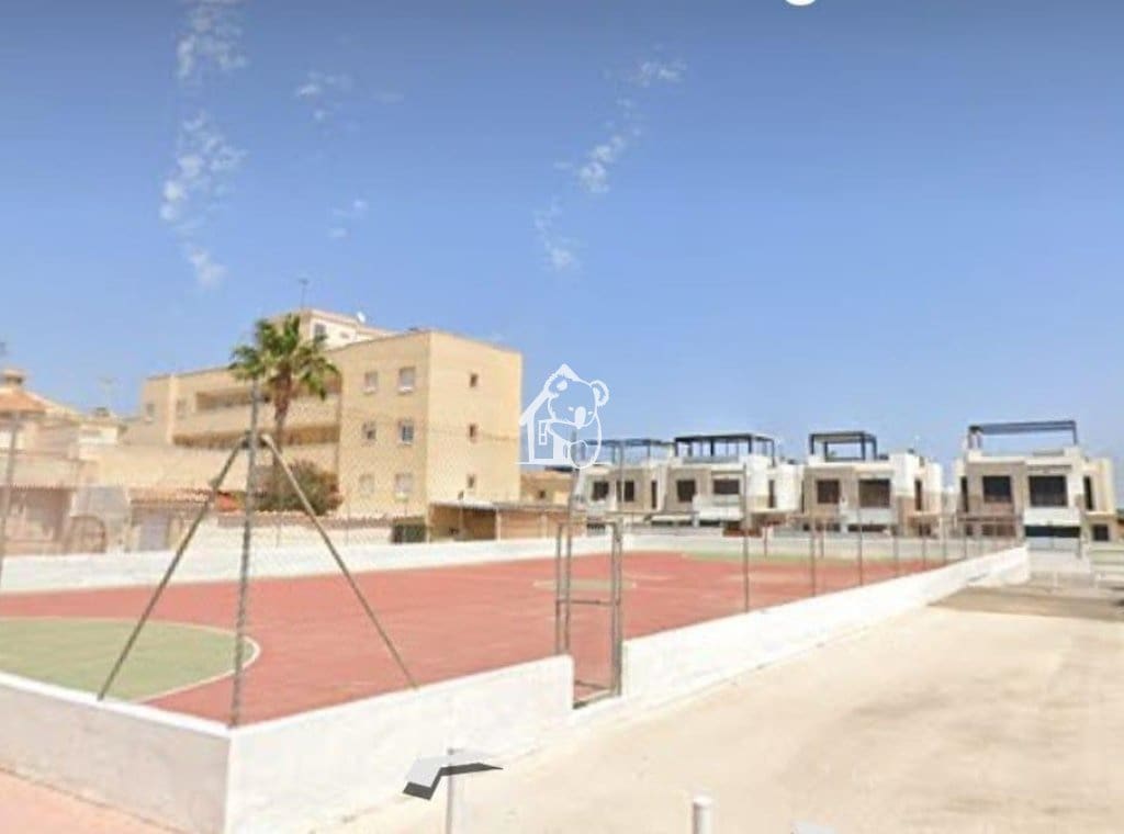 2 bedroom Villa for rent in Orihuela Costa with pool - € 900 (Ref: 9830469)