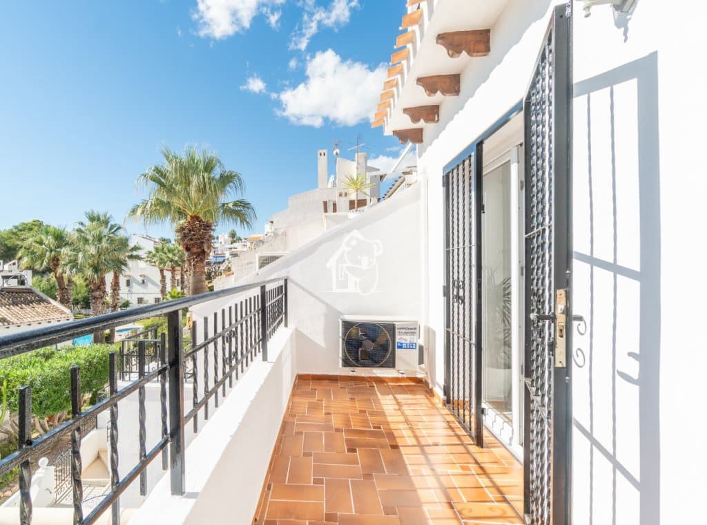 3 slaapkamer Huis te huur in Villamartin met zwembad - € 1.600 (Ref: 9830470)