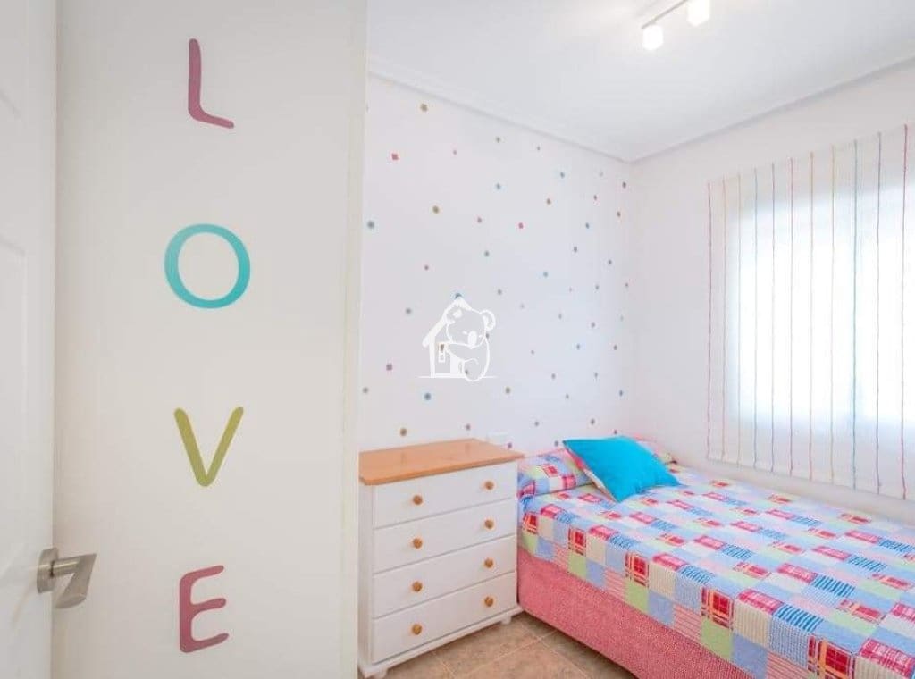 3 soveværelse Villa til leje i La Mata med swimmingpool garage - € 1.300 (Ref: 9830471)