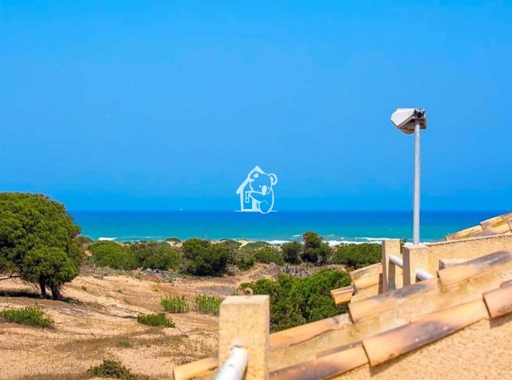 3 soveværelse Villa til leje i La Mata med swimmingpool garage - € 1.300 (Ref: 9830471)