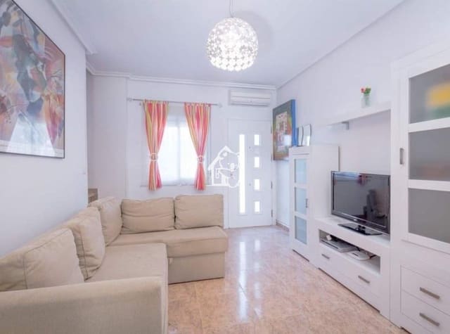 3 sypialnia Willa do wynajęcia w La Mata, Torrevieja z basenem garażem - 1 300 € (Ref: 9830471)