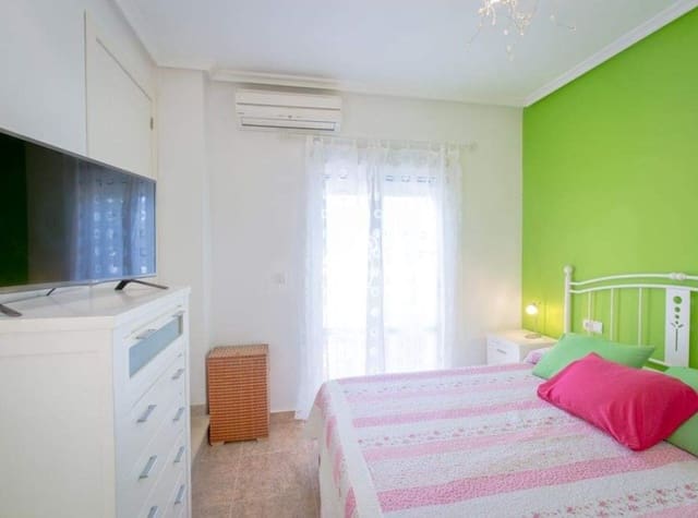 3 sypialnia Willa do wynajęcia w La Mata, Torrevieja z basenem garażem - 1 300 € (Ref: 9830471)
