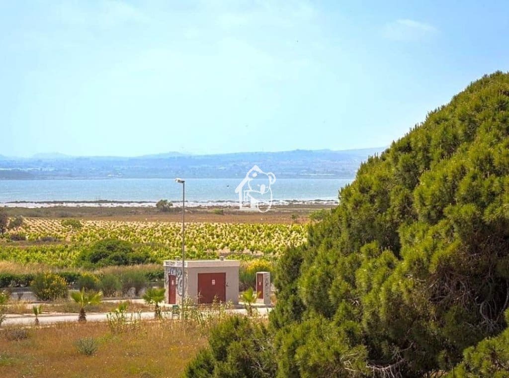 3 soveværelse Villa til leje i La Mata med swimmingpool garage - € 1.300 (Ref: 9830471)
