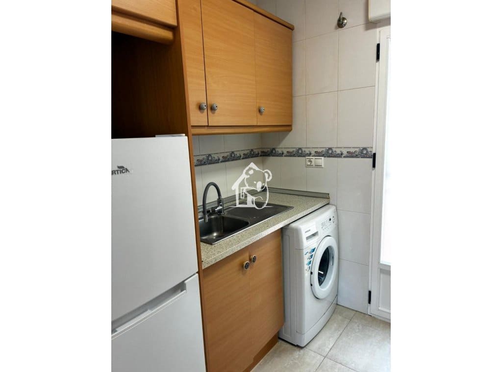 Apartamento de 2 habitaciones en Los Altos en alquiler con piscina - 1.000 € (Ref: 9833116)