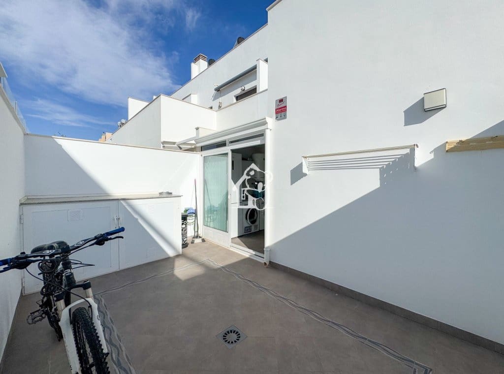 3 Zimmer Apartment zu vermieten in Torre de la Horadada mit Pool - 1.800 € (Ref: 9841944)