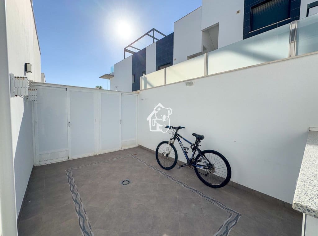 3 Zimmer Apartment zu vermieten in Torre de la Horadada mit Pool - 1.800 € (Ref: 9841944)