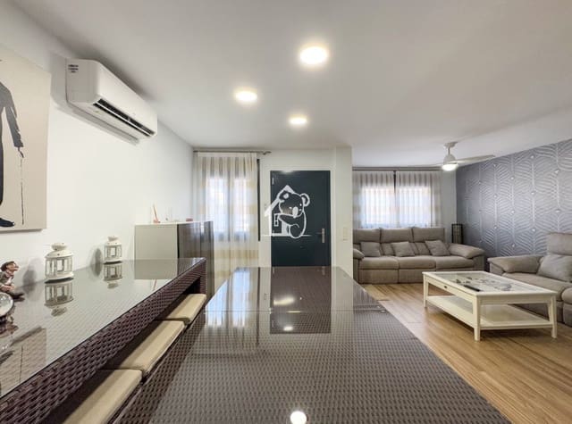 3 bedroom Apartment for rent in Torre de la Horadada, Pilar de la Horadada with pool - € 1,800 (Ref: 9841944)