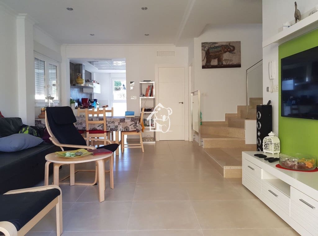 3 bedroom Villa for rent in San Fulgencio with pool garage - € 1,590 (Ref: 9844686)