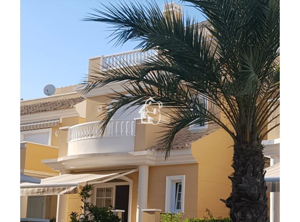 3 bedroom Villa for rent in San Fulgencio with pool garage - € 1,590 (Ref: 9844686)