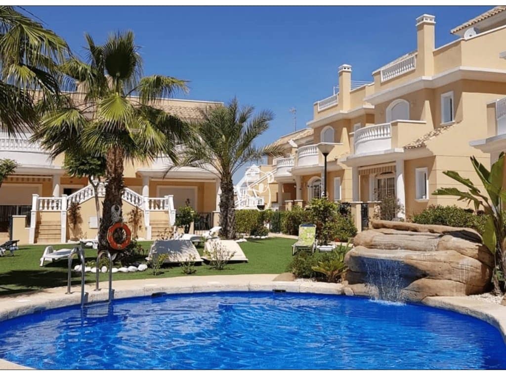 3 bedroom Villa for rent in San Fulgencio with pool garage - € 1,590 (Ref: 9844686)