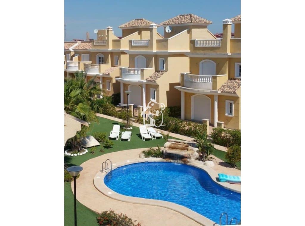 3 bedroom Villa for rent in San Fulgencio with pool garage - € 1,590 (Ref: 9844686)