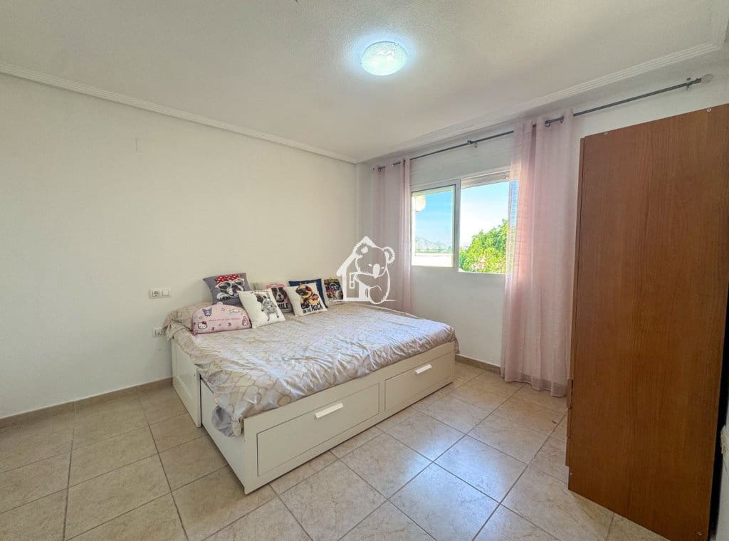 3 bedroom Townhouse for rent in Bigastro with garage - € 850 (Ref: 9844688)