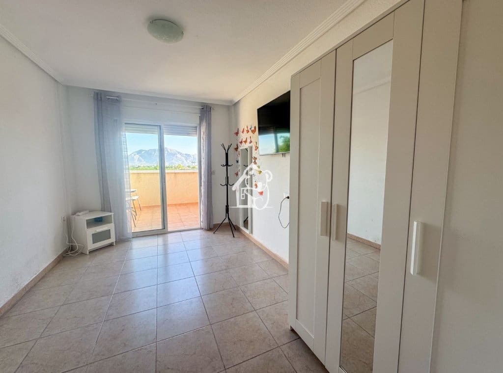 3 bedroom Townhouse for rent in Bigastro with garage - € 850 (Ref: 9844688)