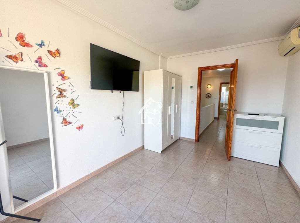 3 bedroom Townhouse for rent in Bigastro with garage - € 850 (Ref: 9844688)